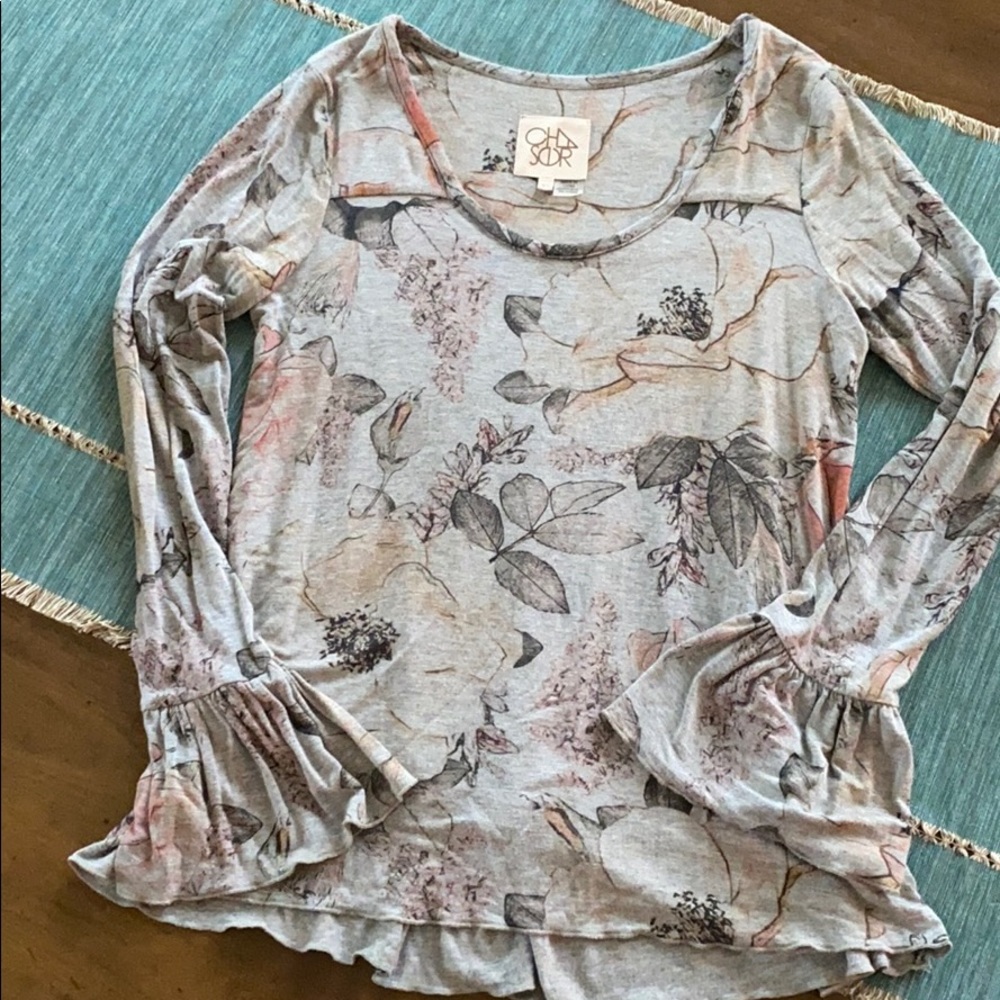 2 for $10 Chaser Long sleeve gray floral top